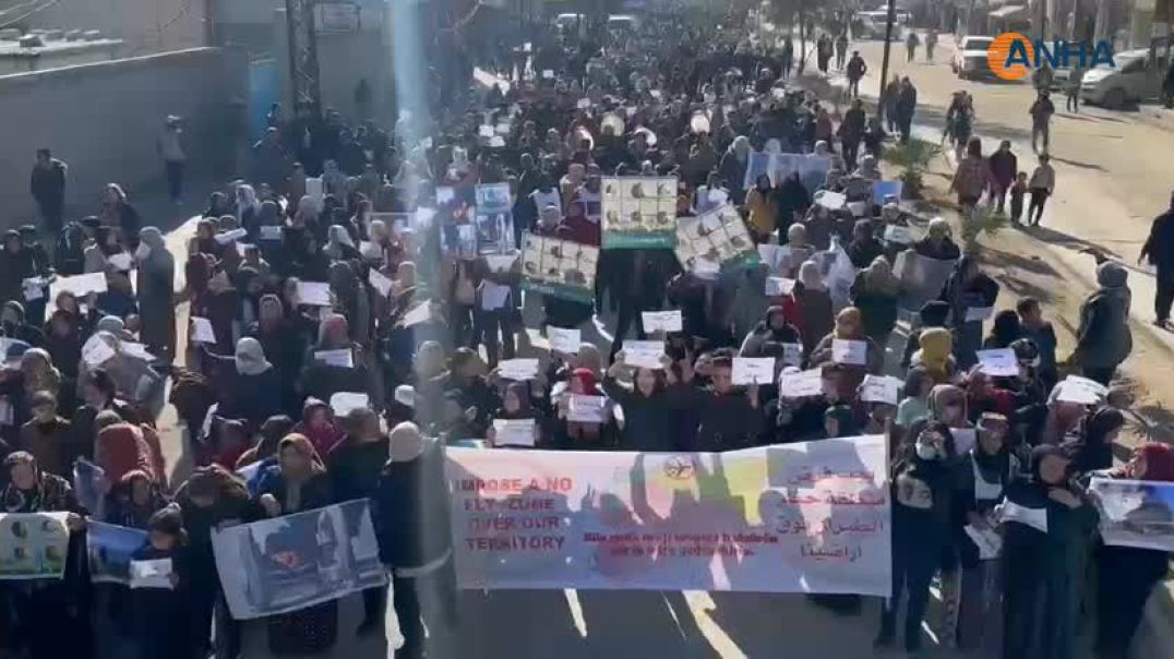 الآلاف في الحسكة يطالبون بفرض حظر جوي على المنطقة