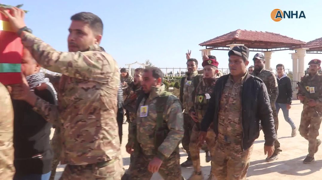 أهالي الرقة يشيعون جثمان الشهيد عبد حسين الحلو