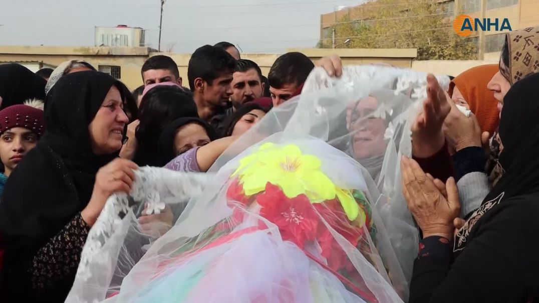 الحشود المشاركة في مراسم الشهداء تتعهد بالانتقام لدماء الشهداء