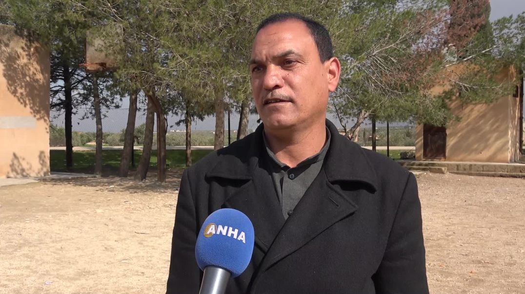 "من يخرج من أرضه لا أرض له"