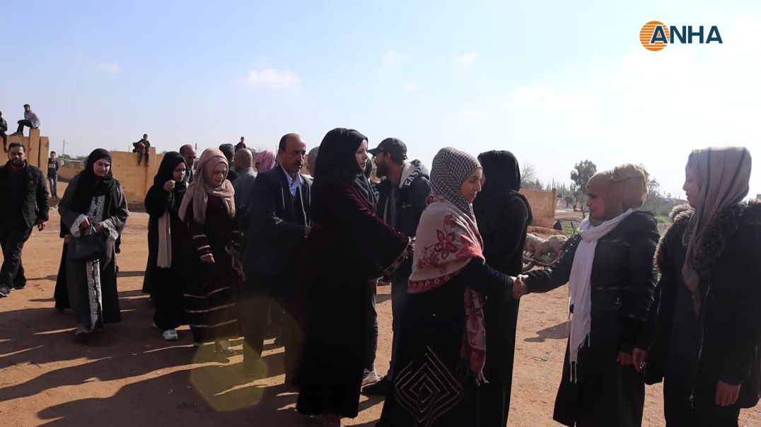 تقديم واجب العزاء لذوي الشهيد أحمد عباس في الرقة