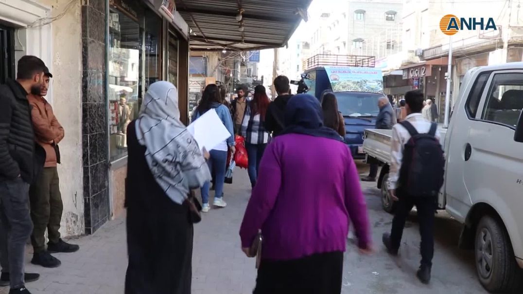 الموقعون على العريضة: أرواحنا فداء للقائد