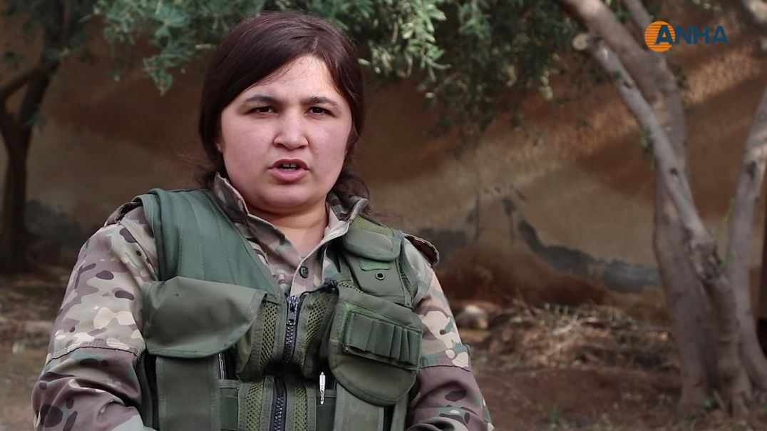 مقاتلات ومقاتلي (YPJ-YPG) يهنؤون النساء بمناسبة 8 آذار