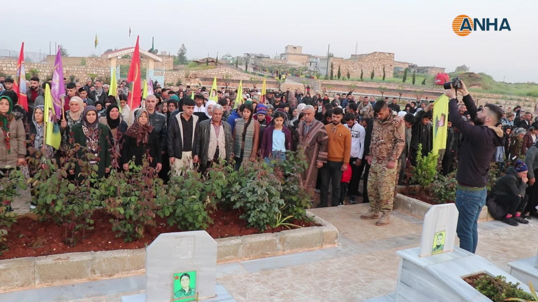 أداء صلاة العيد وزيارة أضرحة الشهداء في إقليم شمال وشرق سوريا-حلب