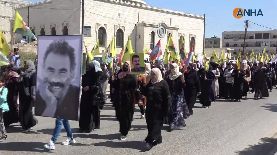 أهالي مقاطعة منبج يطالبون بالحرية الجسدية للقائد عبد الله أوجلان
