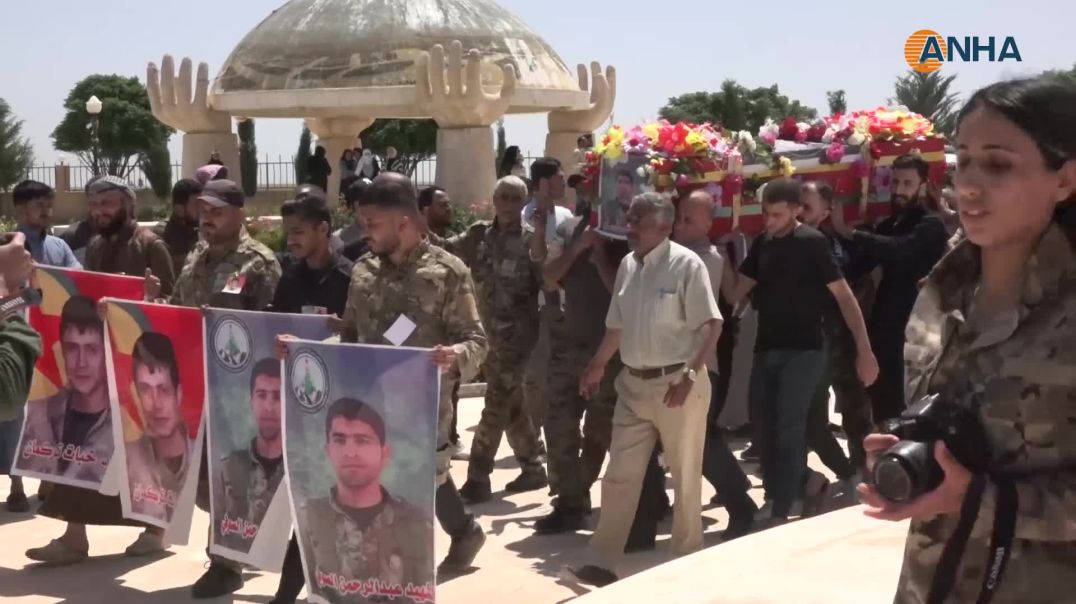 ⁣خلال مراسم شهيدين في الرقة: جاهزون دائماً وأبداً للنصر ولن نتراجع