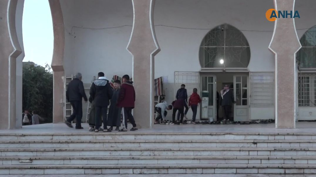 أداء صلاة العيد وزيارة أضرحة الشهداء في إقليم شمال وشرق سوريا