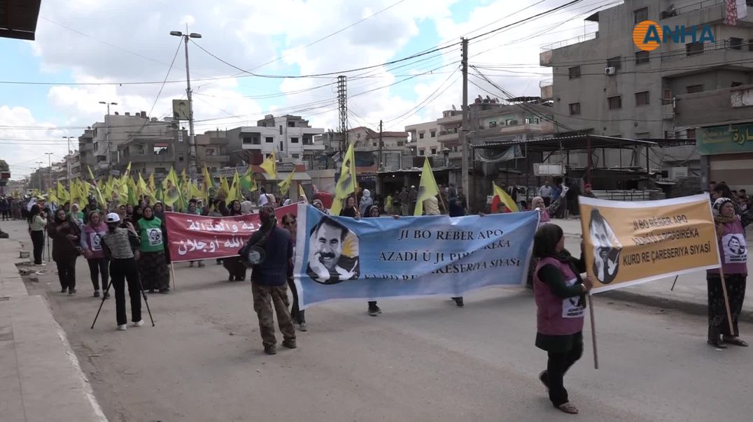 ⁣Jinên Qamişlo li dijî tecrîdê meşiyan