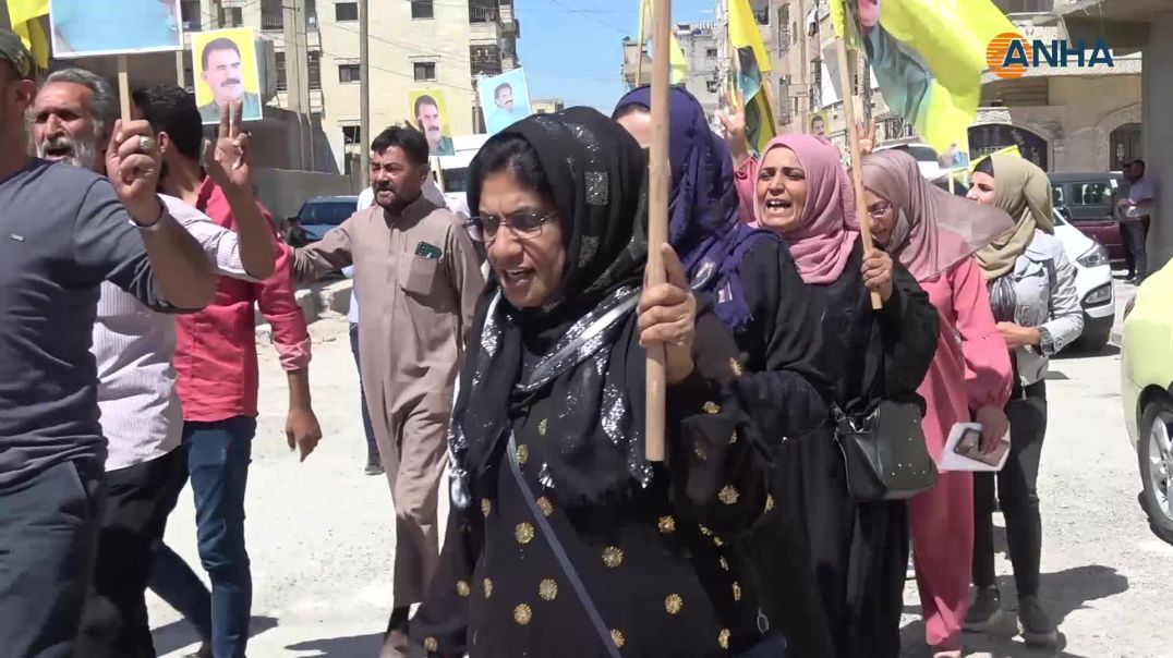 تقديم واجب العزاء لذوي مقاتل راقي ملحم الموسى