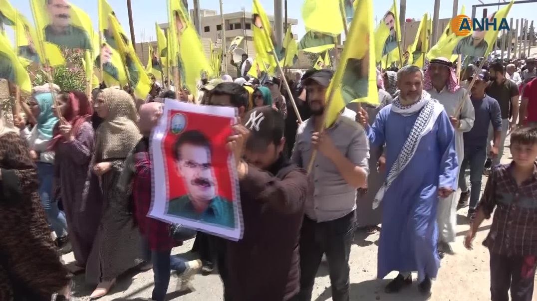 حناجر أهالي مقاطعة الفرات تصدح "لا حيادة دون القائد"-عين عيسى