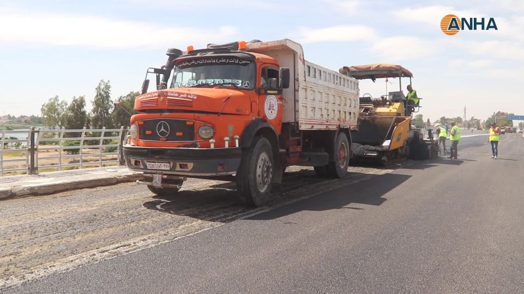 البدء بتعبيد جسر الرشيد في مقاطعة الرقة