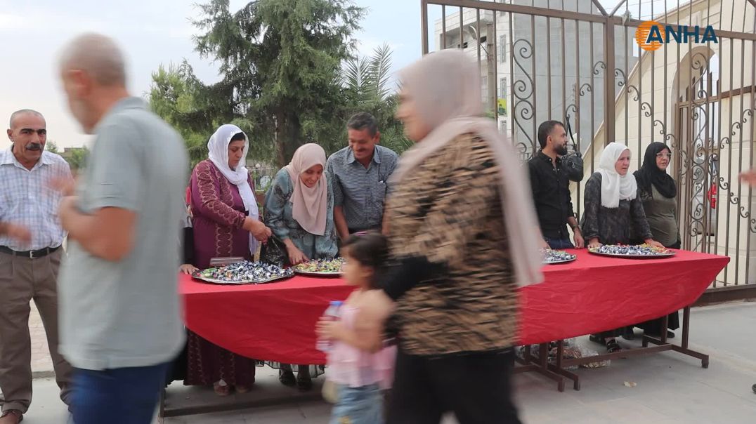 أهالي شمال وشرق سوريا يستقبلون العيد بزيارة الشهداء