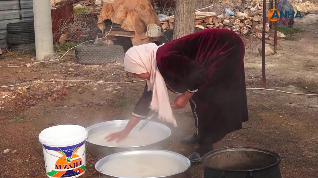 "إن بقي الأمر لنا كأمهات سنحمل السلاح ونساند مقاتلينا"