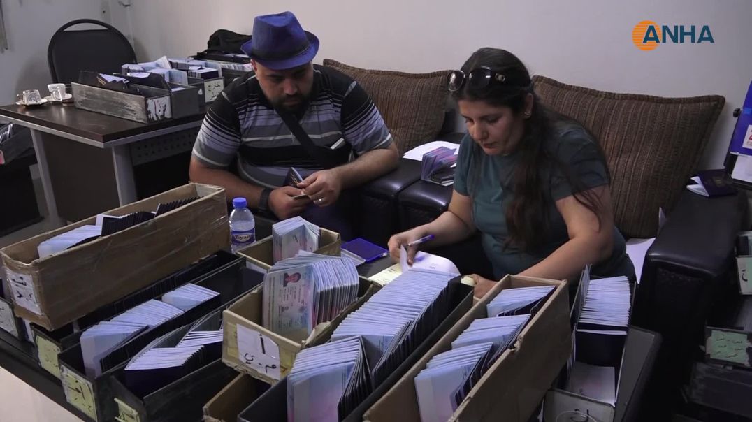⁣الإدارة الذاتية تبدأ توزيع جوازات السفر الصادرة قبل سقوط نظام البعث
