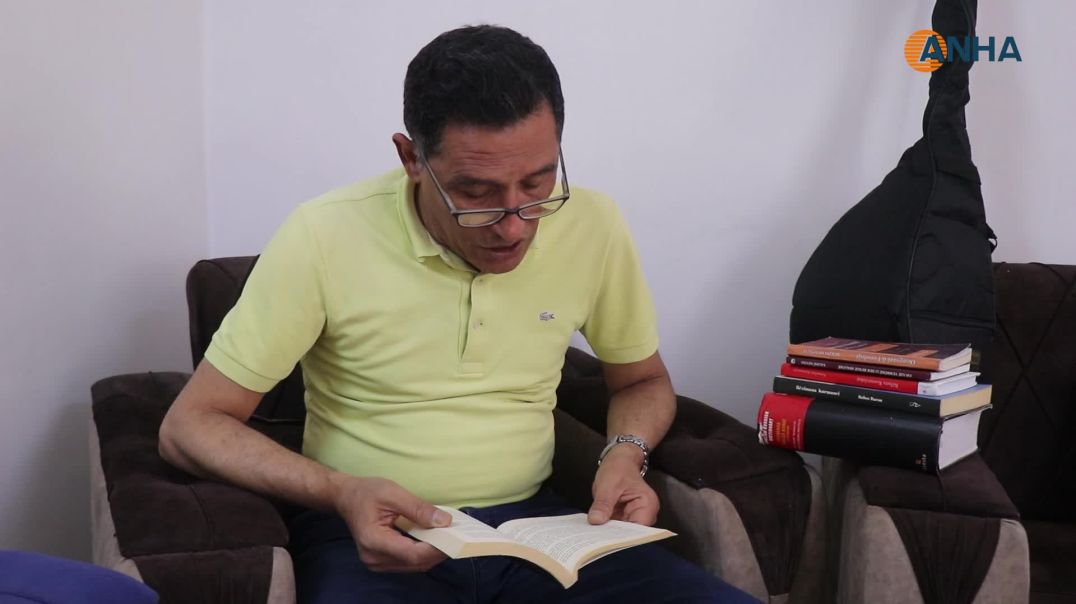 تذكار لا يبدله بالكنوز ويرى نفسه ثرياً بامتلاكه