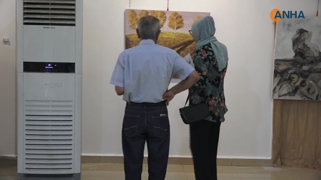 ⁣معرض الفن التشكيلي في يومه الثاني: مساحة تنبض بالألوان والذاكرة
