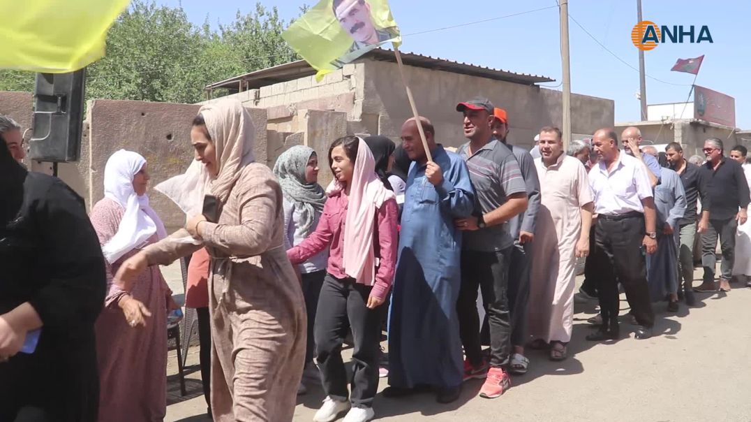 ⁣تقديم واجب العزاء لذوي مقاتل قسد سلطان ذياب الحمود في الرقة
