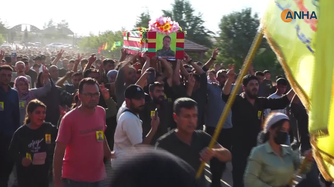 تشييع جثمان مقاتل قسد زنار في كوباني