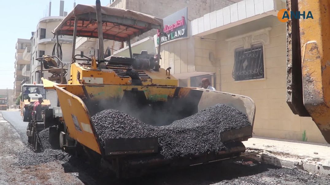 بلدية الشعب في الرقة تباشر مدّ القميص الاسفلتي لشوارع المدينة