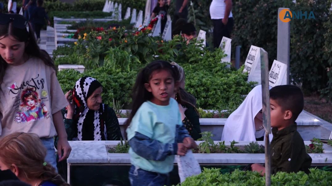 العيد يبدأ بزيارة أضرحة الشهداء في إقليم شمال وشرق سوريا-الدرباسية