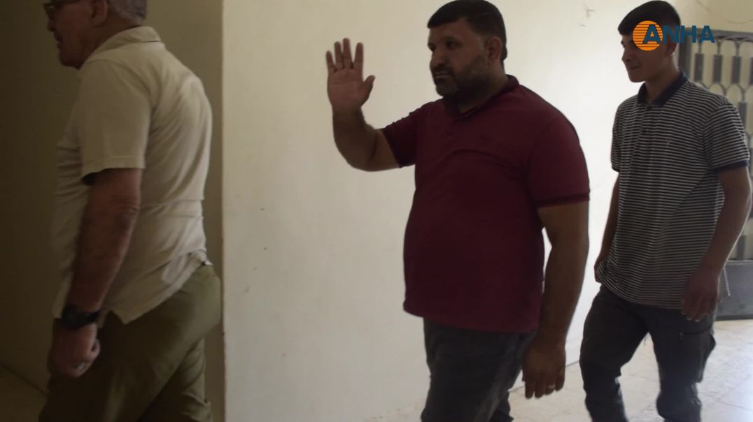 سبعيني يكتب حروف هويته.. اللغة الكردية تُنقذ حلماً عمره عقود