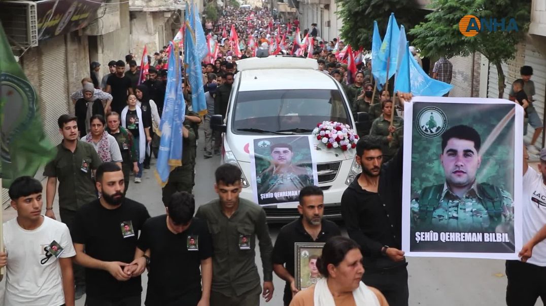 ⁣الآلاف من أهالي حلب يشيعون جثمان الشهيد قهرمان بلبل