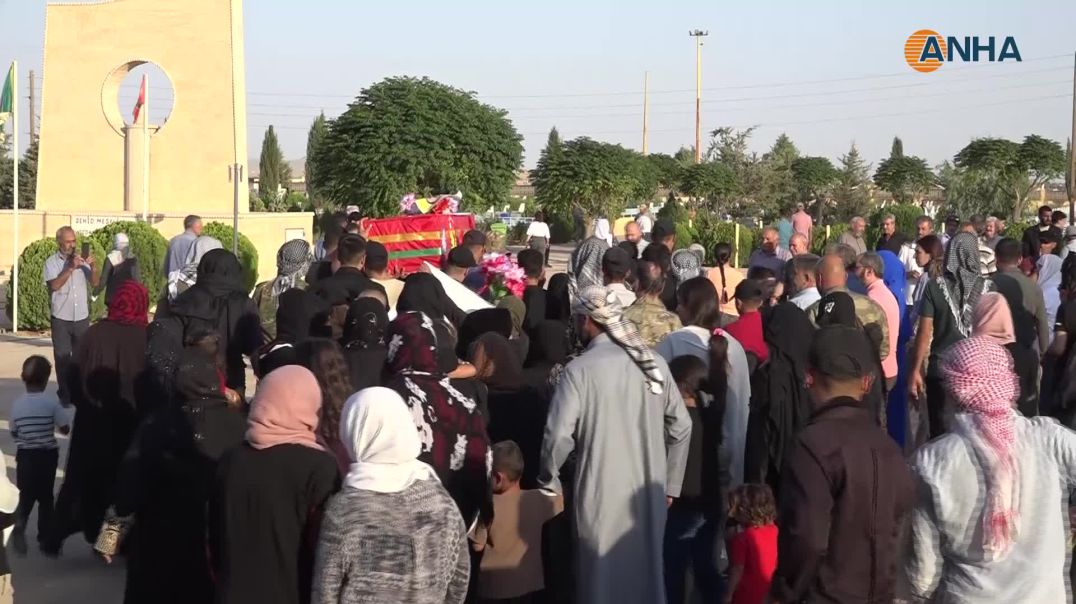 ⁣تشييع جثمان مقاتل قوات سوريا الديمقراطية  سامي العكلة في الحسكة