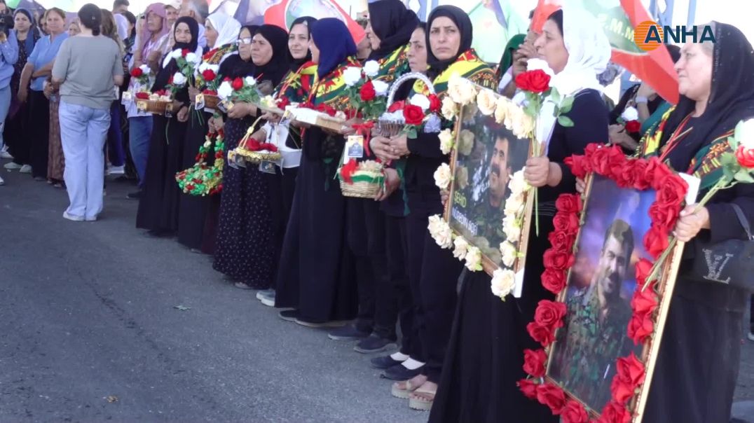  أهالي قامشلو يستقبلون جثمان القيادي نور الدين بأغنية محمد شيخو