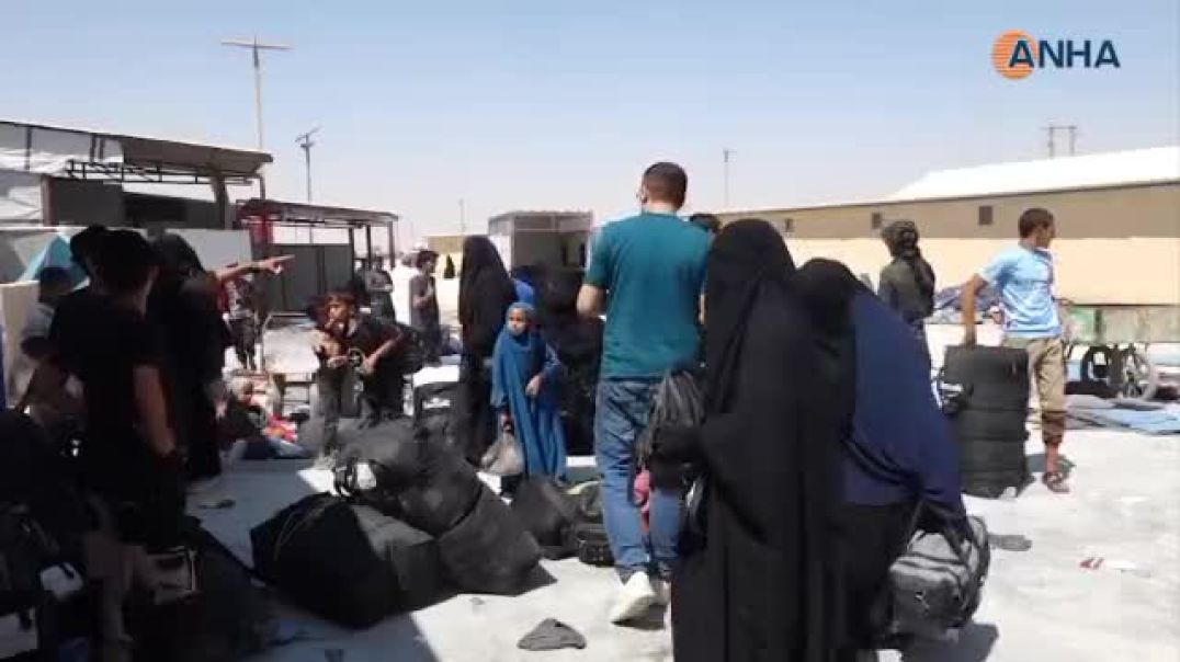 أكثر من 850 عراقياً يغادرون مخيم الهول عائدين إلى بلادهم