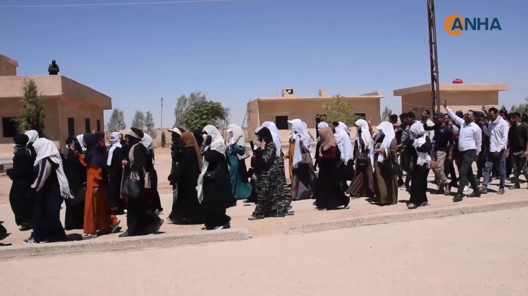 ⁣أهالي شمال وشرق سوريا يجددون العهد خلال مراسم عزاء الشهيد نور الدين صوفي - الشدادي