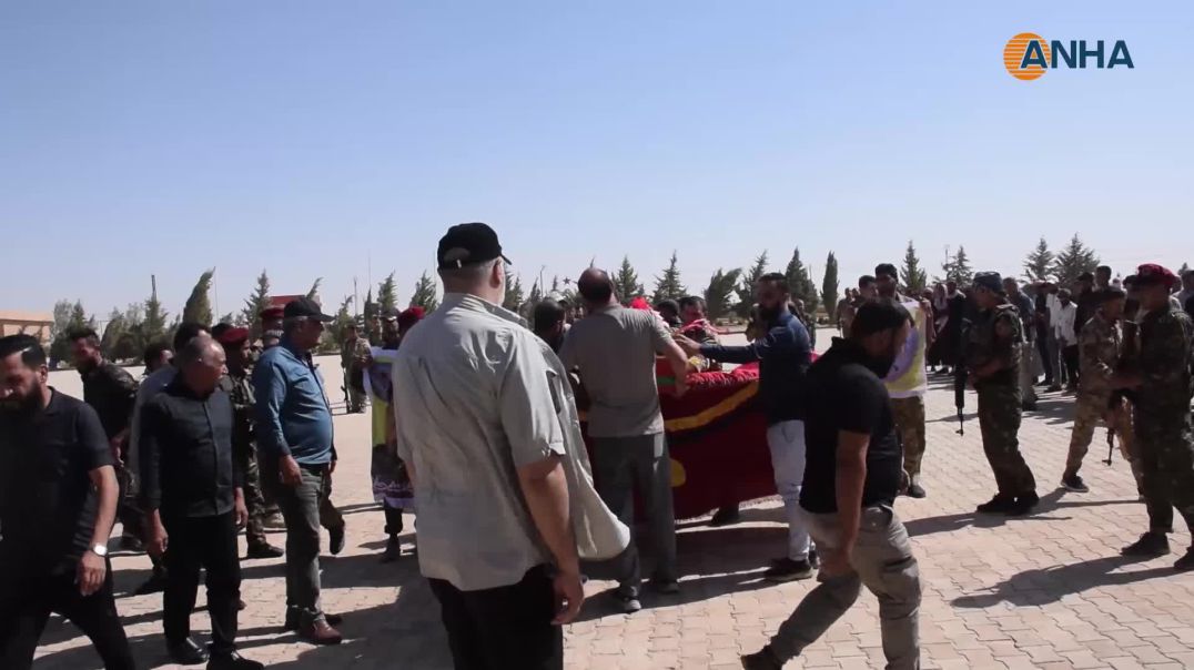 ⁣أهالي الشدادي يشيّعون جثمان شهيد قوات الحماية الذاتية أحمد العلي