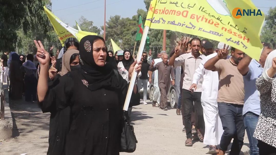 تقديم واجب العزاء لذوي مقاتل من قسد في الرقة