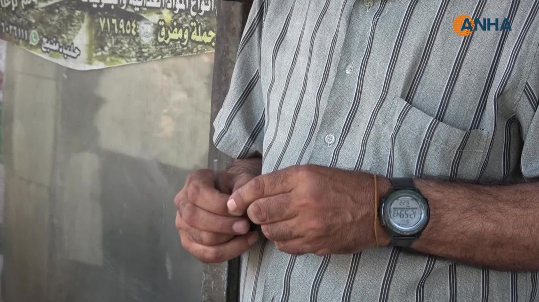 مصطفى درغل.. معيار ساعة مدينة الطبقة الذي لم يخطئ منذ أربعة عقود
