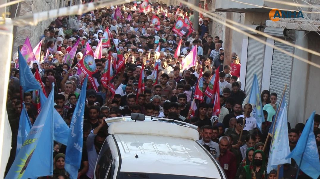 ⁣تشييع جثمان مقاتل من قوات تحرير عفرين في حلب
