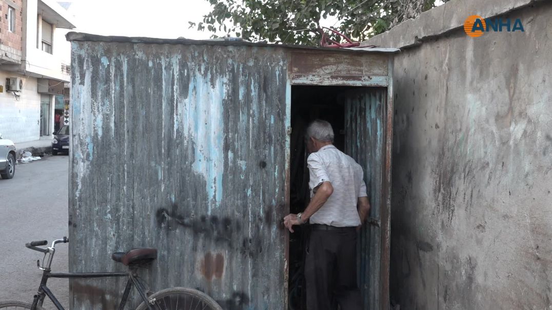 ⁣سبعيني يحافظ على إرث الدراجات الهوائية في قلب الدرباسية