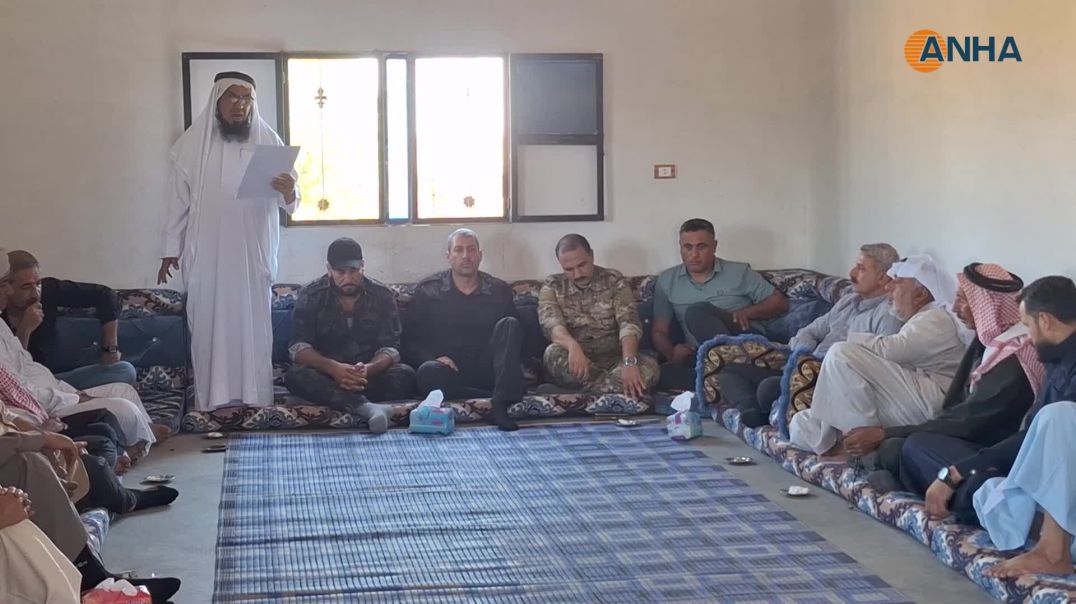 شيوخ ووجهاء عشائر دير الزور يتسلمون رسالة القائد