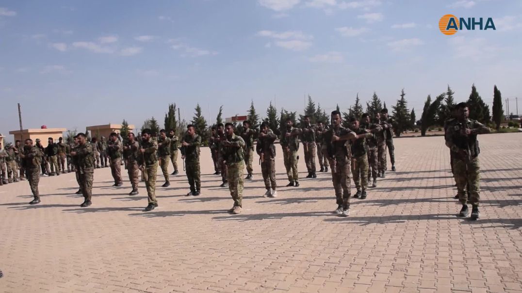 ⁣أهالي الشدادي يشيعون جثمان مقاتل قسد الشهيد عماد مرعي الحسن