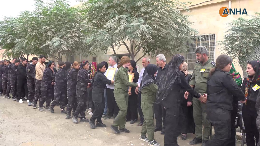 ⁣تقديم واجب العزاء لذوي مقاتلين من قسد في الرقة