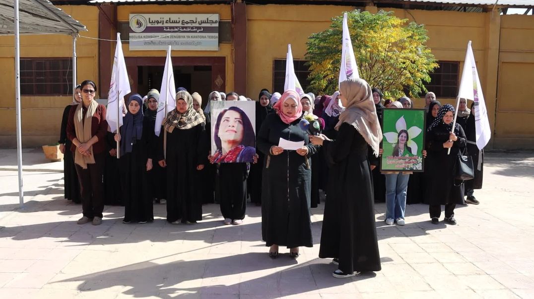 وقفة تضامنية للنساء في الطبقة دعماً لمسار السلام وبناء سوريا ديمقراطية