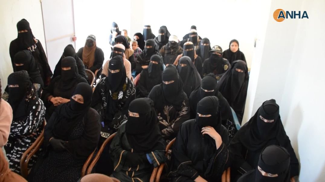 اجتماع نسائي في الرقة لتعزيز الوعي حول سرطان الثدي