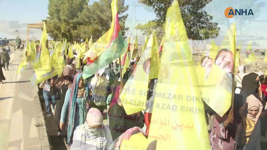 آلاف المتظاهرين يجددون العهد بالحرية في الذكرى الـ 27 للمؤامرة الدولية بحق القائد - تل براك