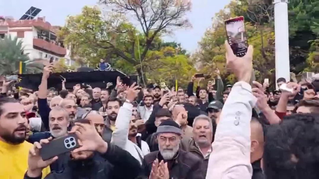 احتجاجات شعبية في الساحل وحمص وحماة رداً على أحداث العنف الأخيرة 