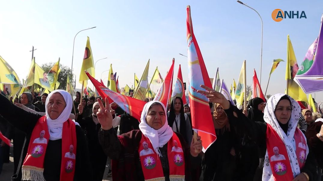 مسيرة جماهيرية في الطبقة إحياء ليوم المقاومة والمطالبة بالحرية الجسدية للقائد