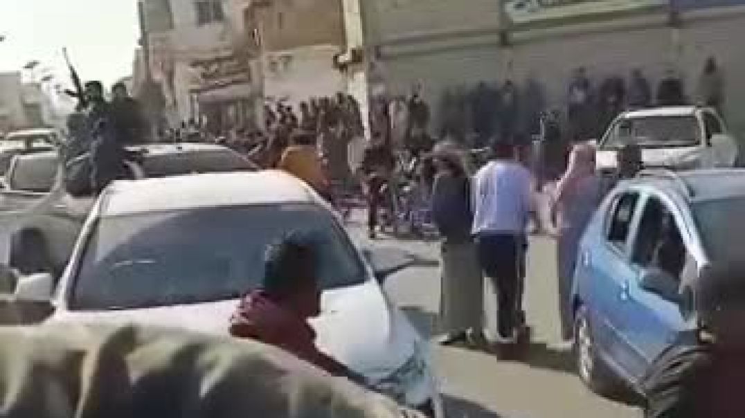 مقاطع صادمة توثق الهجوم على الأحياء المدنية في حمص