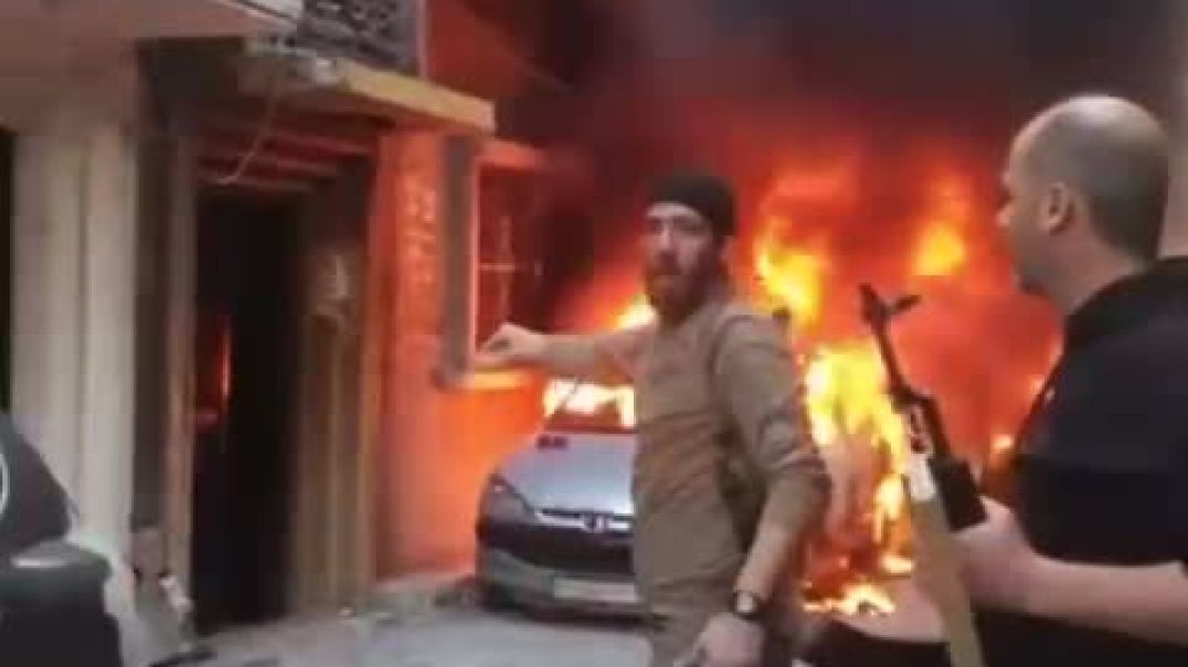 مقاطع صادمة توثق الهجوم على الأحياء المدنية في حمص