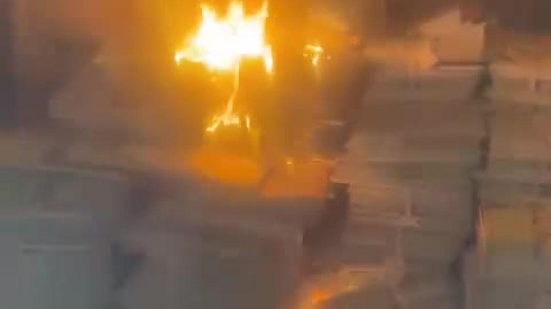 مجهولون يحرقون المجمع التربوي في غرانيج شرق مقاطعة دير الزور