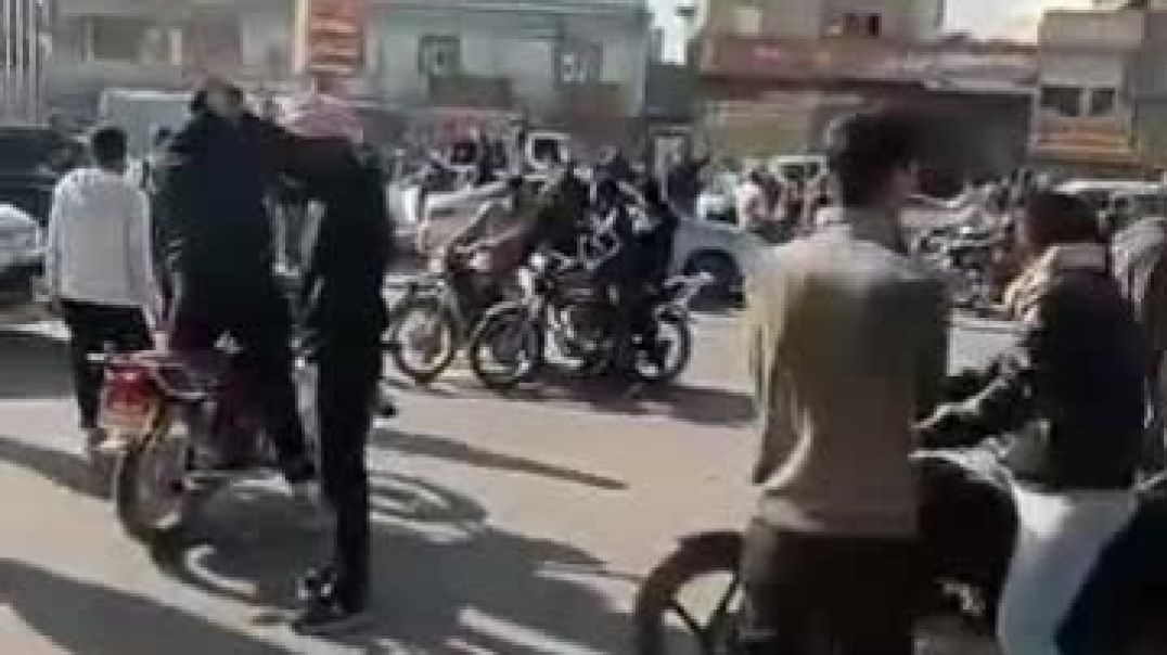 مقاطع صادمة توثق الهجوم على الأحياء المدنية في حمص