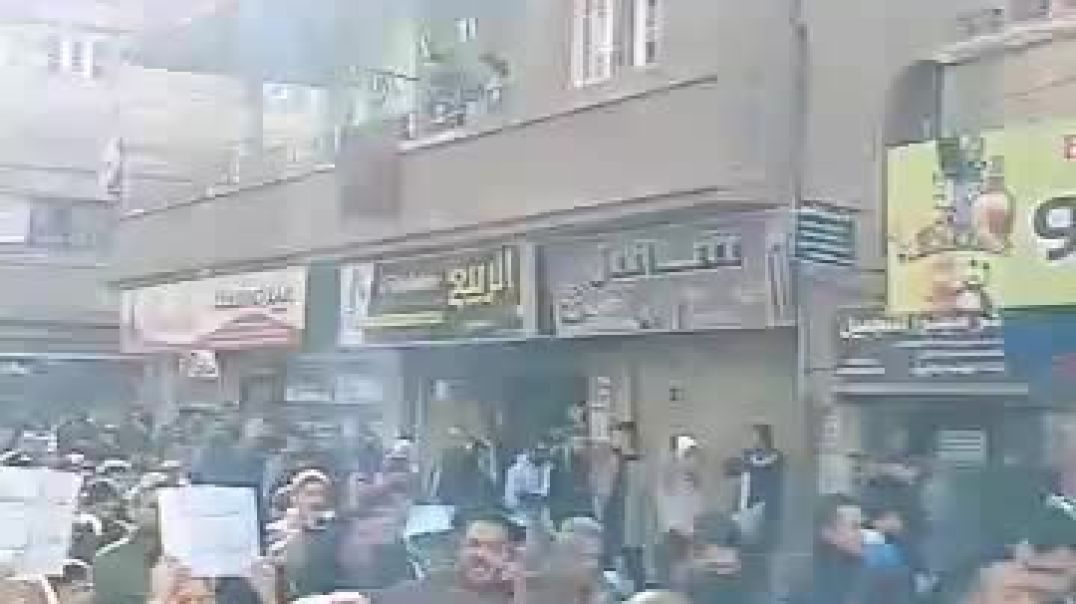 احتجاجات واسعة في الساحل والداخل السوري ضد سياسات الحكومة الانتقالية