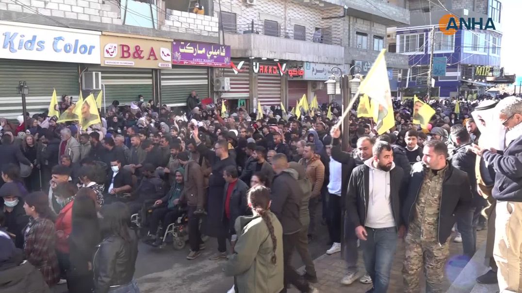 الآلاف يؤكدون أن العام الجديد سيكون بداية مرحلة جديدة من السلام ولقاء القائد