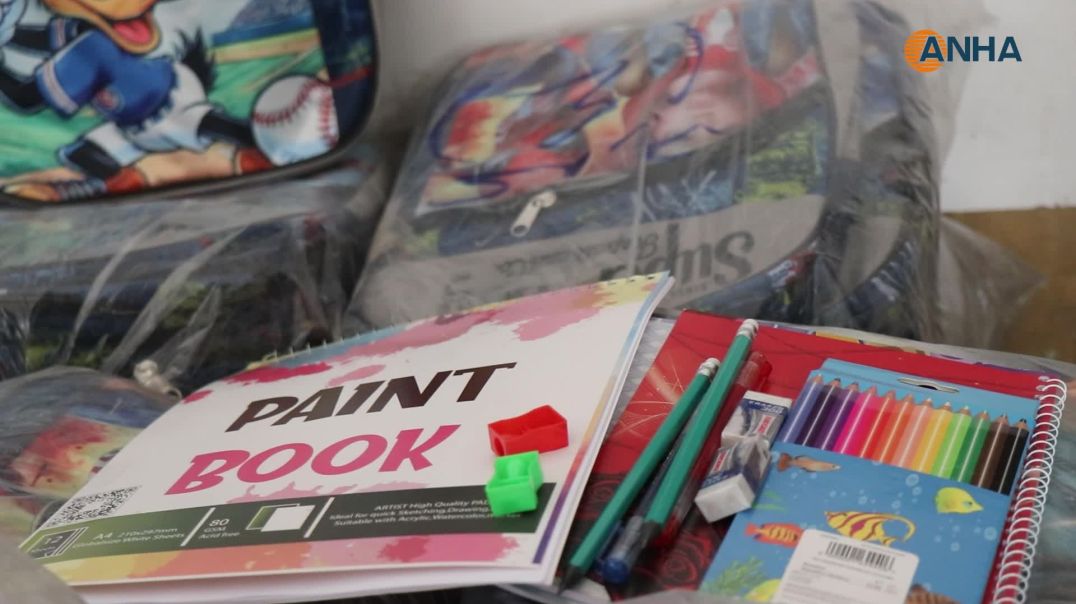 ⁣توزيع ألف حقيبة مدرسية وقرطاسية على طلاب الشيخ مقصود والأشرفية